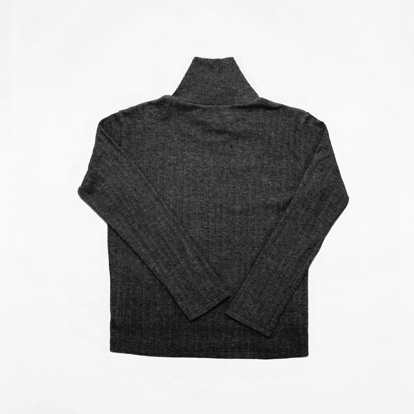 시그니처 터틀넥 스웨터